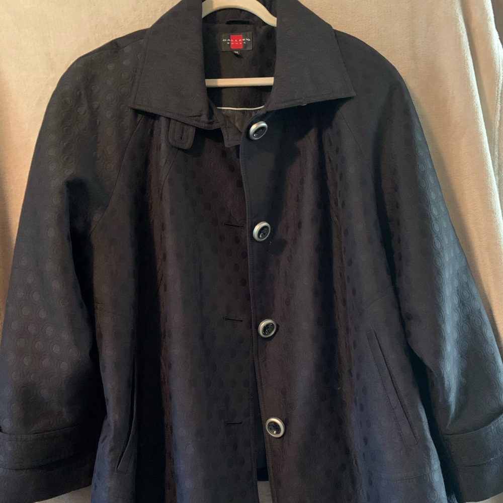 Dressy short coat.